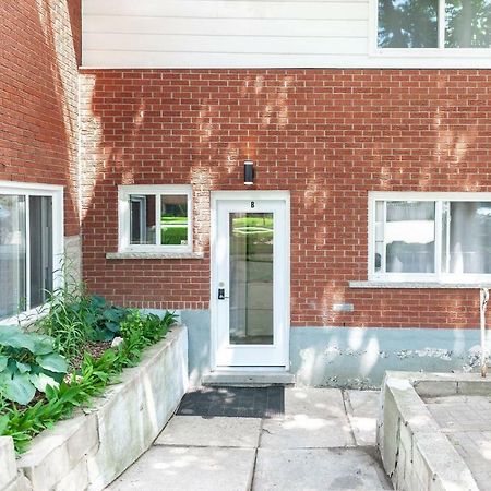 ENTIRE 2 BEDROOM APARTMENT UPTOWN WATERLOO - e1 Waterloo Exterior foto