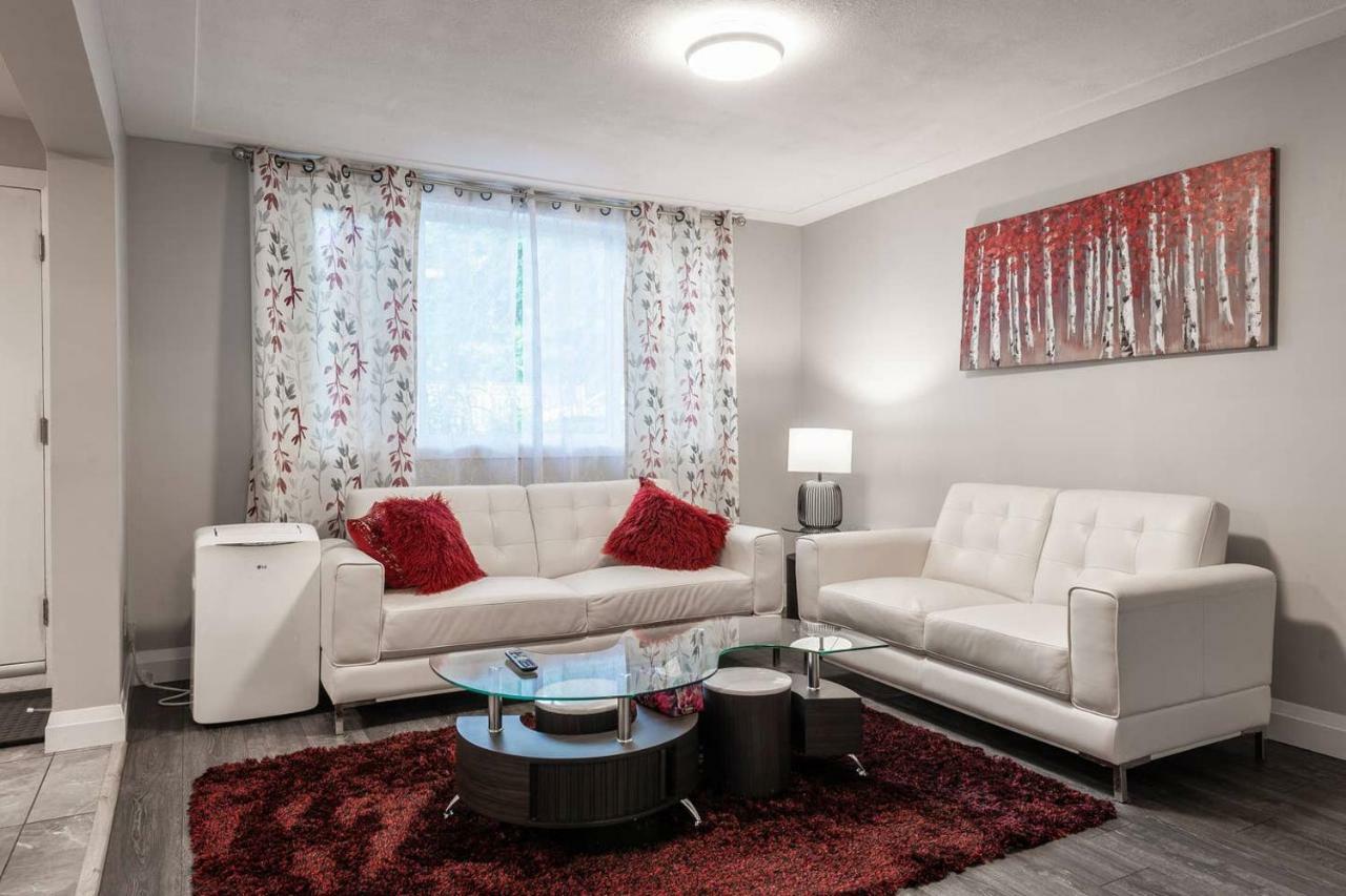ENTIRE 2 BEDROOM APARTMENT UPTOWN WATERLOO - e1 Waterloo Exterior foto